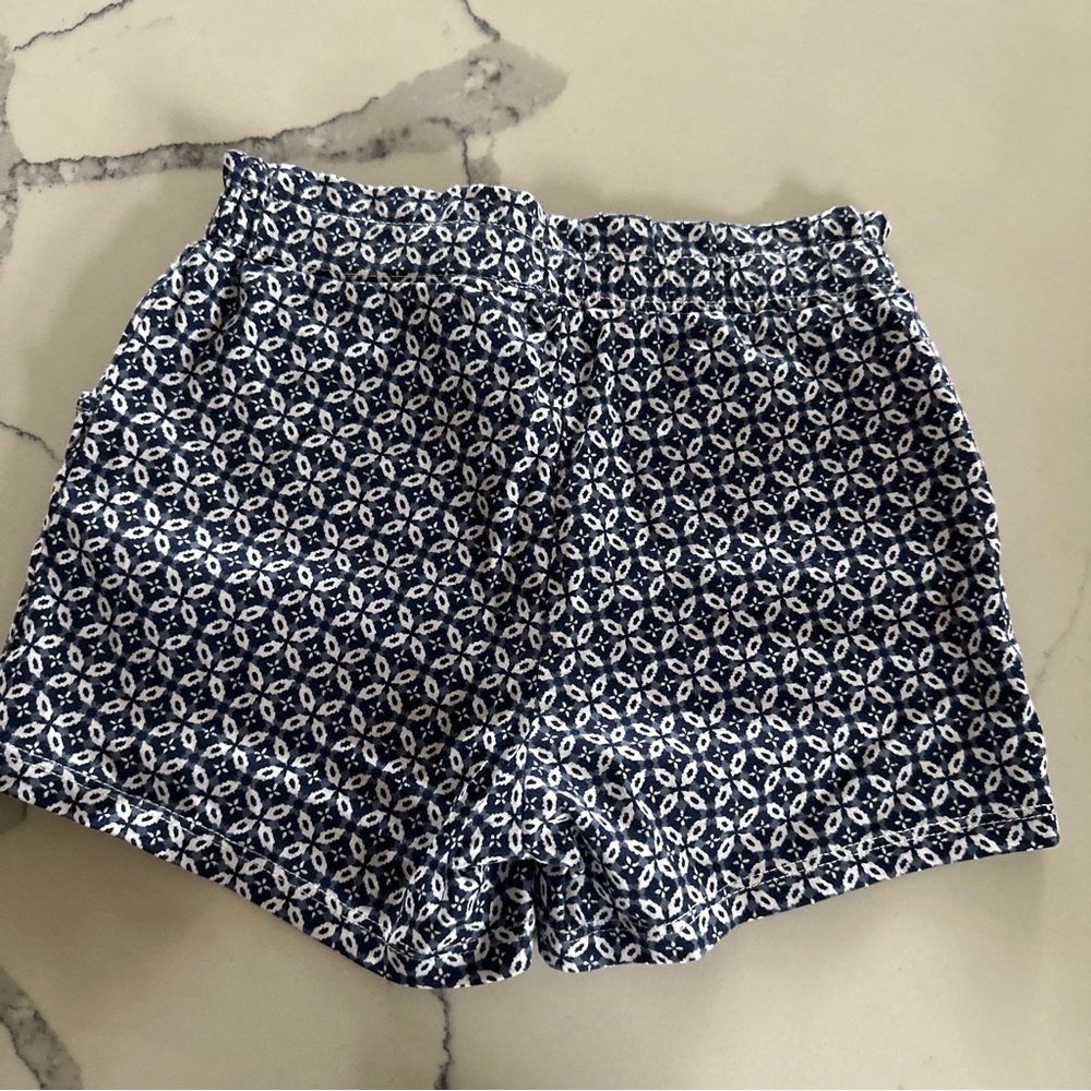 H&M Shorts - Picture 2 of 4